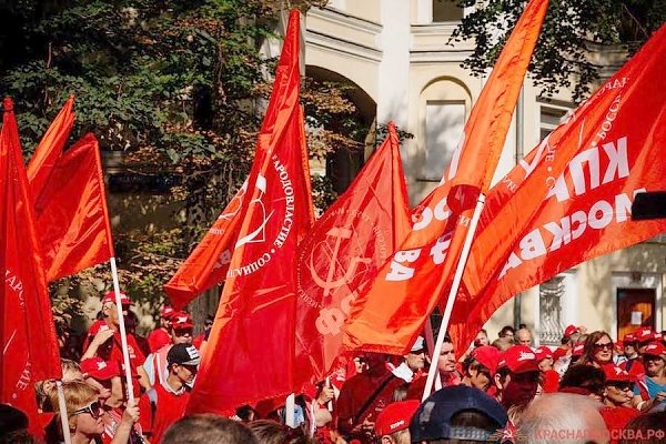 «Ставим ЦИКу кол!». Акция в поддержку Сергея Обухова прошла в Москве