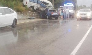 Один человек погиб и двое пострадали в столкновении автомобилей на трассе Алушта – Ялта