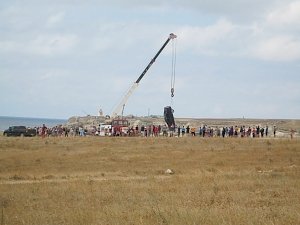 В Крыму автомобиль сорвался с 20-метрового обрыва на мысе Тарханкут