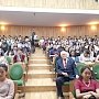 Первый секретарь Якутского рескома КПРФ Виктор Губарев поздравил учащихся и преподавателей Якутского медколледжа с юбилеем