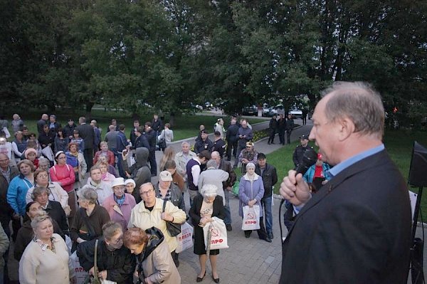 Префектура ЮВАО Москвы превратила митинг за разделение Выхино-Жулебино в "праздник"