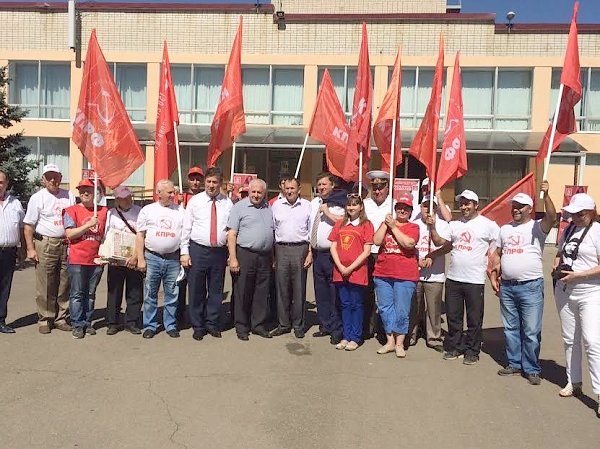 В.И. Кашин встретился с трудовыми коллективами предприятий Ставрополья на местах