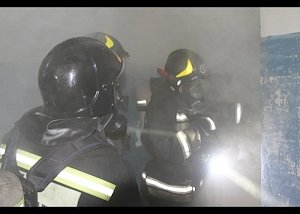 Севастопольские спасатели тренируются в дымокамерах