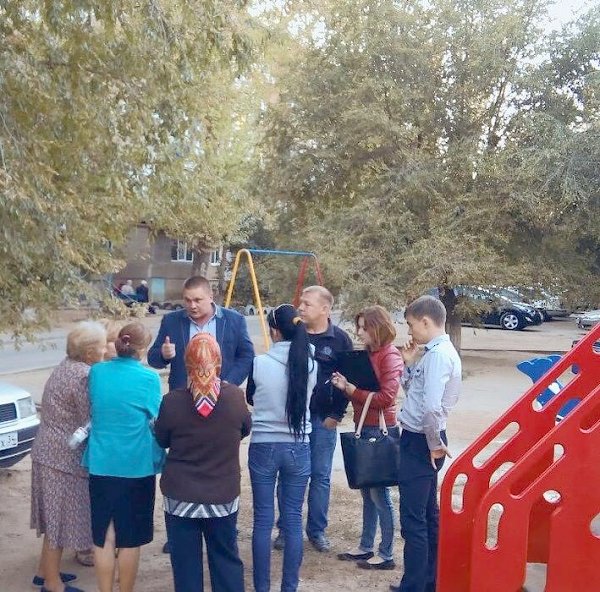 Волгоградская область. Депутаты-коммунисты продолжают радовать юных волжан