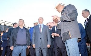 Путин осмотрел возведение Керченского моста