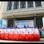Республика Крым отмечает День Государственного флага и герба