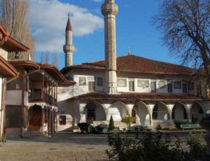 Банкет закончен: землю под рестораном рядом с могилами крымских ханов передали Бахчисарайскому музею