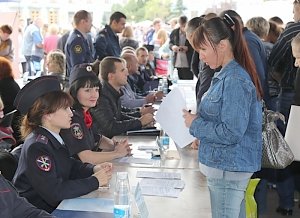 Полицейские предложили молодым крымчанам поступить на службу в органы внутренних дел