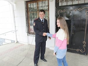 Юные корреспонденты побывали в гостях у джанкойских полицейских и познакомились с работой эксперта-криминалиста