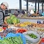 Тайная жизнь крымских рынков: продукты берут неизвестно откуда, выручку сдают неизвестно куда
