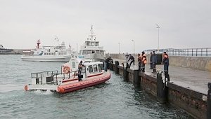 В МЧС заявили, что мало шансов найти пропавших моряков в Крыму
