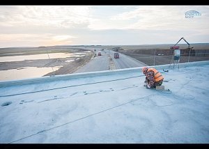 Возведение автомобильных подходов к мосту через Керченский пролив ведётся с опережением годового графика