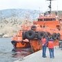 В Крыму продолжаются поиски экипажа затонувшего плавкрана