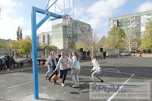 Новая площадка для уличного баскетбола открыта на окраине Симферополя