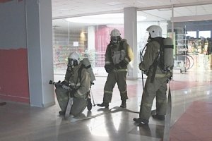 Керченские огнеборцы спасли торговый центр от пожара