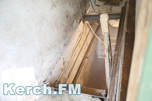 В Керчи при включении отопления затопило 4 этажа жилого дома