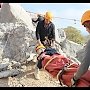 В Крыму спасатели соревновались в умении транспортировать потерпевших с гор
