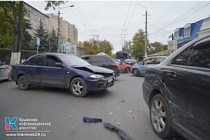 В Столице Крыма из-за двойного ДТП на время было парализовано движение транспорта на ул. Козлова