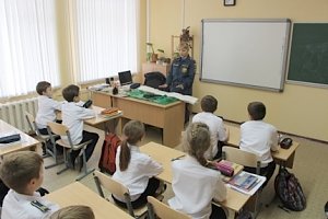 Крымские спасатели обучают кадетов оказывать первую помощь пострадавшим