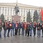 Коммунисты и комсомольцы Липецка посетили памятные места, связанные с историей ВЛКСМ