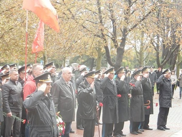 Севастопольские коммунисты почтили память начала героической обороны города от немецко-фашистских захватчиков