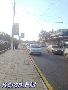 В Керчи водители продолжают парковаться на ул. Еременко