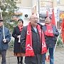 Не померкнет слава комсомола! Праздничный флешмоб в центре столицы Калмыкии