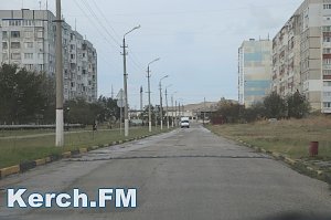 В Керчи снова питьевая вода стекает в ливневку