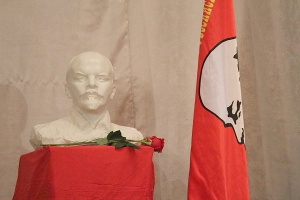 Коммунисты Пензы провели торжественное собрание в честь годовщины Революции