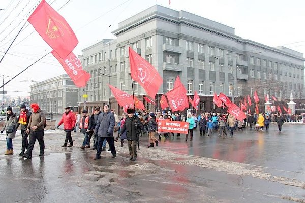 Челябинские коммунисты провели массовые мероприятия в честь 99-ой годовщины Октябрьской революции
