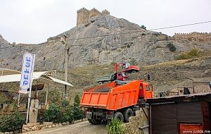 Власти Судака остановили земляные работы в охранной зоне Судакской крепости