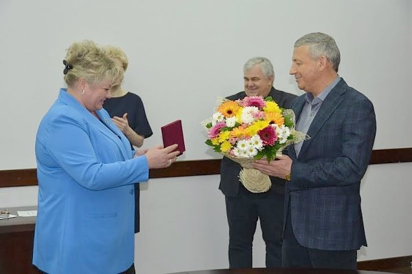 Первый Секретарь Северо-Осетинского рескома КПРФ Елена Князева награждена высшей государственной наградой республики – медалью «Во Славу Осетии»