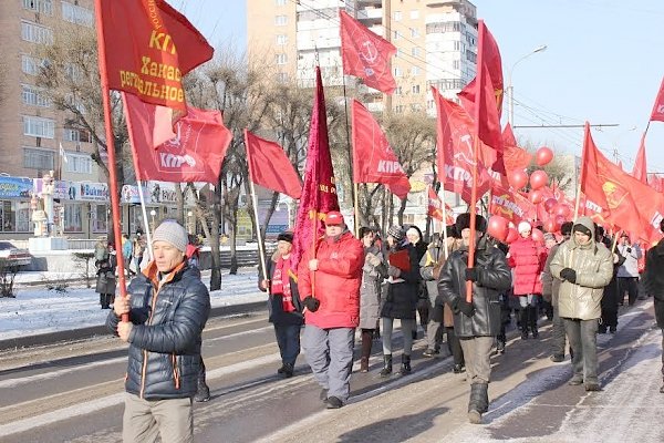 Республика Хакасия. В Абакане состоялись демонстрация и митинг, посвященный 99-ой годовщине Великой Октябрьской Социалистической Революции