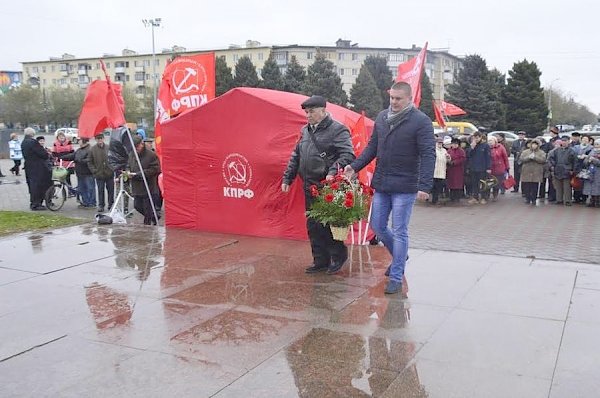 Волгоградская область. В Волжском прошёл торжественный митинг, посвященный 99-й годовщине Великого Октября