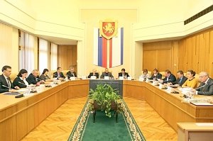 В крымском парламенте обсудили состояние дел в отрасли здравоохранения Республики Крым и перспективы ее развития