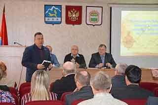 Руководитель фракции КПРФ Законодательного Собрания Амурской области Роман Кобызов провел приём граждан в Зейском районе