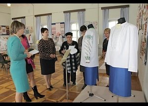 В Столице Крыма наградят победителей биеннале «Узор на полотне»