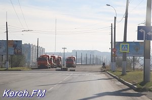 В Керчь прибыли пескоразбрасыватели