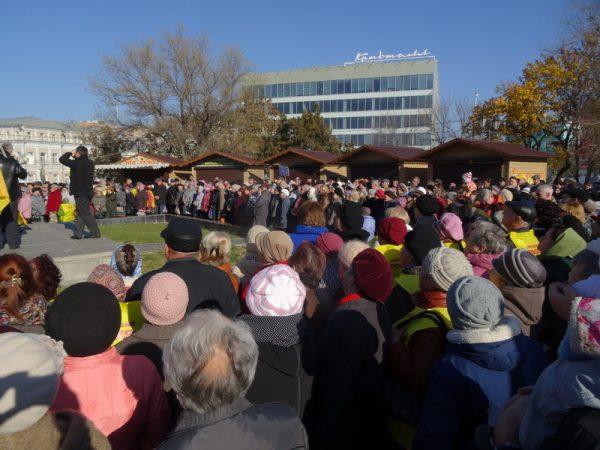 В Астрахани пенсионеры и ветераны вышли на митинг против отмены льгот