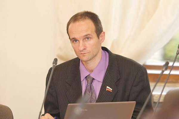 Депутат Законодательного Собрания Вологодской области Алексей Голик: Муниципальные служащие также защищены Трудовым Кодексом