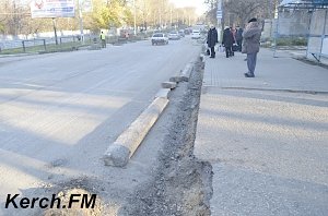 В Керчи продолжается ремонт трассы Таврида