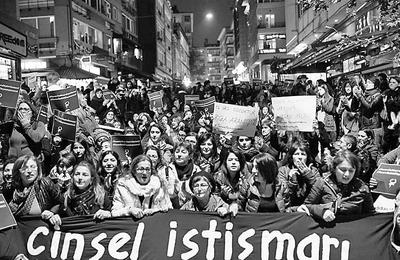 Газета "Правда". Под давлением общественности власти Турции отозвали скандальный законопроект "Об амнистия за изнасилование"