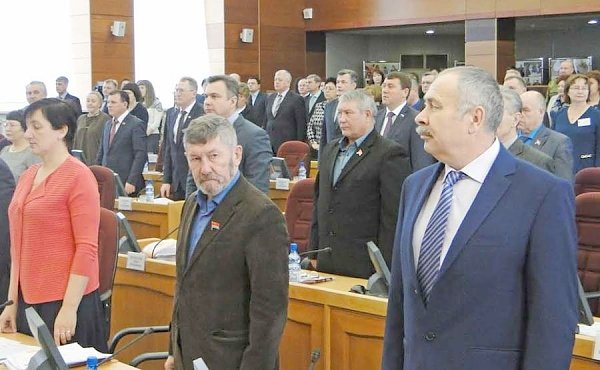 Амурские депутаты поддержали федеральный проект закона от КПРФ «О детях войны»