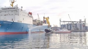 Севастопольские спасатели отработали действия при ликвидации ДТП и тушении пожаров на кораблях