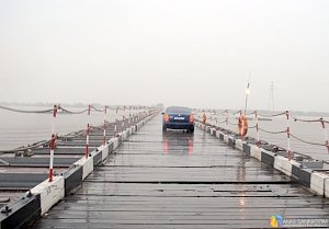 Военные считают возможным создание наплавного моста через Керченский пролив