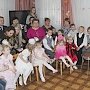 Севастопольских полицейских поздравили с Днем матери подшефные