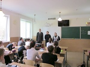 Севастопольские полицейские продолжают уроки правового информирования в школах