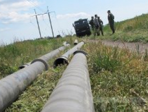 Водовод строят в две смены