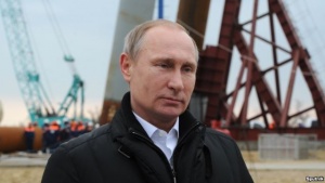 Путин: Возведение Крымского моста идёт по графику