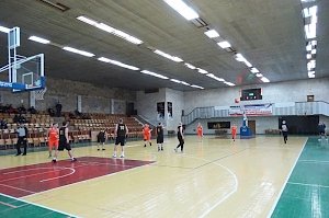 Ялтинские баскетболисты победили чемпионов Крыма и закрепились на первом месте в нынешнем республиканском сезоне